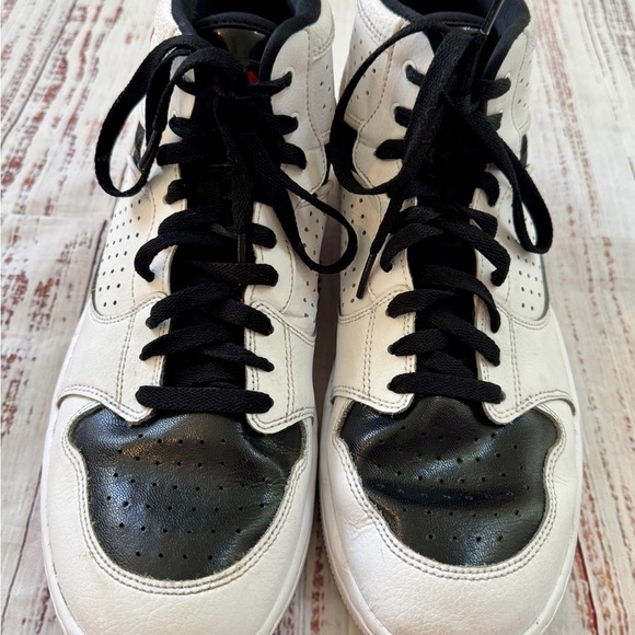 Air Jordan 1 Mid White Black Men’s Size 11 - Picture 2 of 8